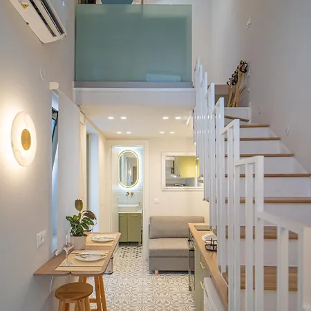 Christina's Loft 하니아